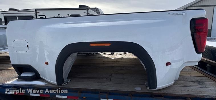 image for item EU4823 GMC Sierra pickup truck bed