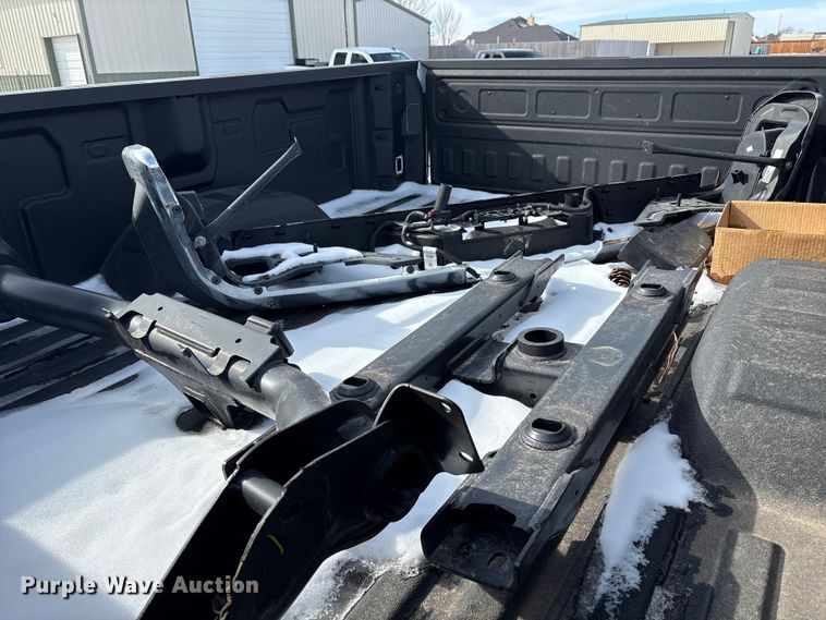 image for item EU4823 GMC Sierra pickup truck bed