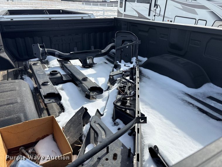 image for item EU4823 GMC Sierra pickup truck bed