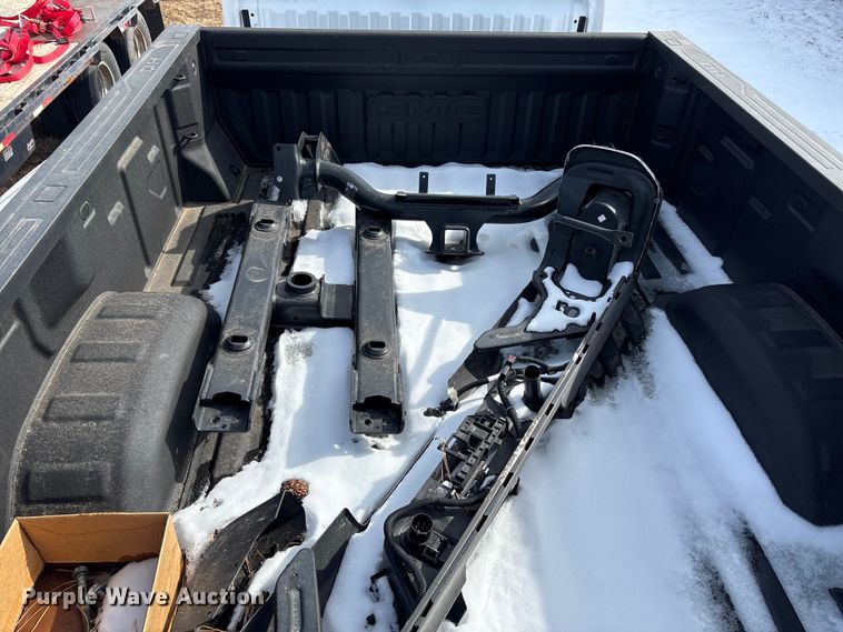 image for item EU4823 GMC Sierra pickup truck bed
