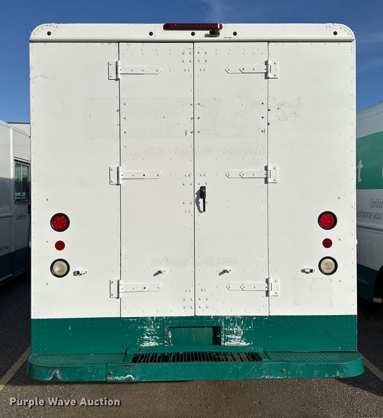 image for item EU5372 2014 Freightliner MT45 delivery truck