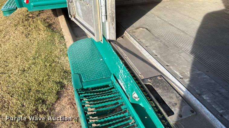 image for item EU5372 2014 Freightliner MT45 delivery truck