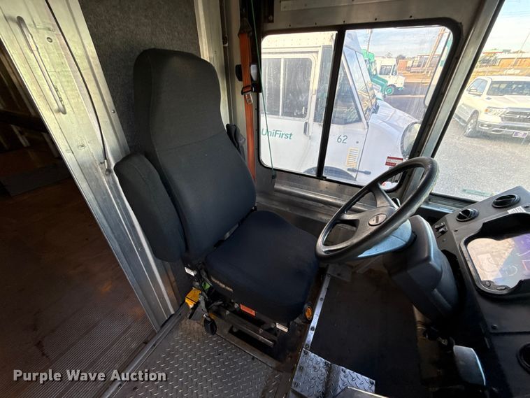 image for item EU5372 2014 Freightliner MT45 delivery truck