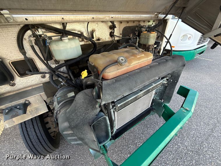 image for item EU5372 2014 Freightliner MT45 delivery truck