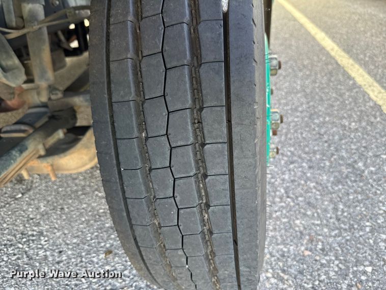 image for item EU5372 2014 Freightliner MT45 delivery truck