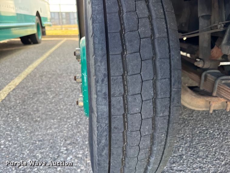 image for item EU5372 2014 Freightliner MT45 delivery truck