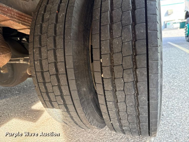 image for item EU5372 2014 Freightliner MT45 delivery truck