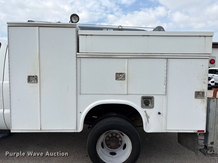 image for item EU7138 2008 Ford F450 Super Duty utility / service truck