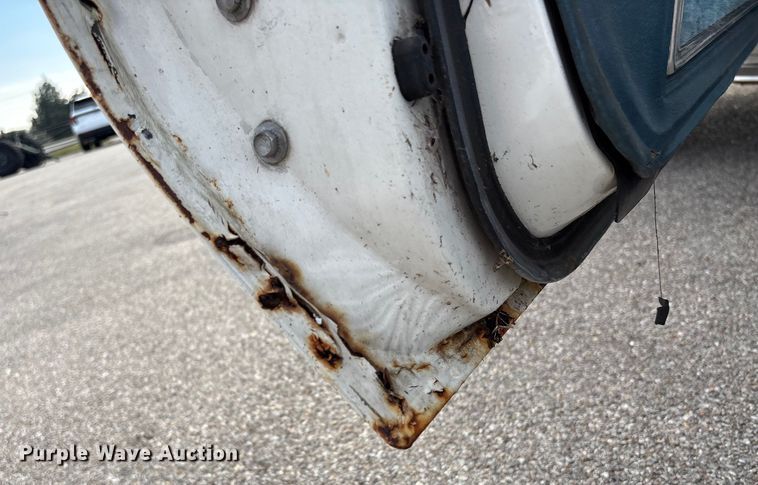 image for item EU7142 1976 Oldsmobile Ninety Eight Regency 