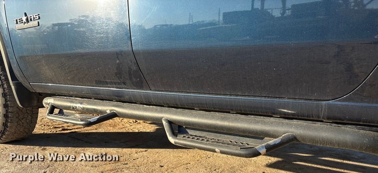 image for item EU7329 2022 Chevrolet Silverado 3500HD Crew Cab pickup truck