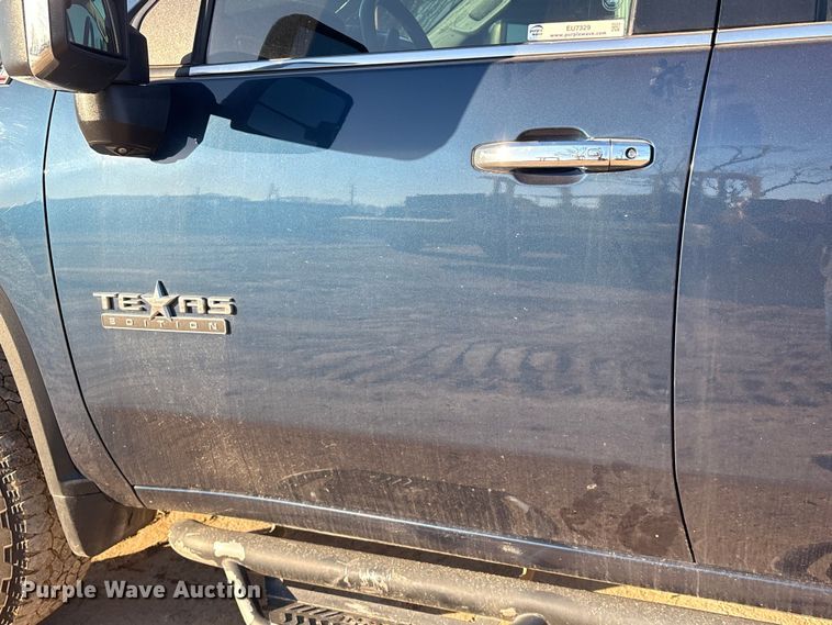 image for item EU7329 2022 Chevrolet Silverado 3500HD Crew Cab pickup truck