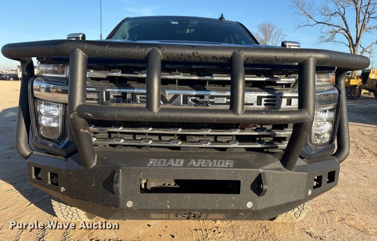 image for item EU7329 2022 Chevrolet Silverado 3500HD Crew Cab pickup truck