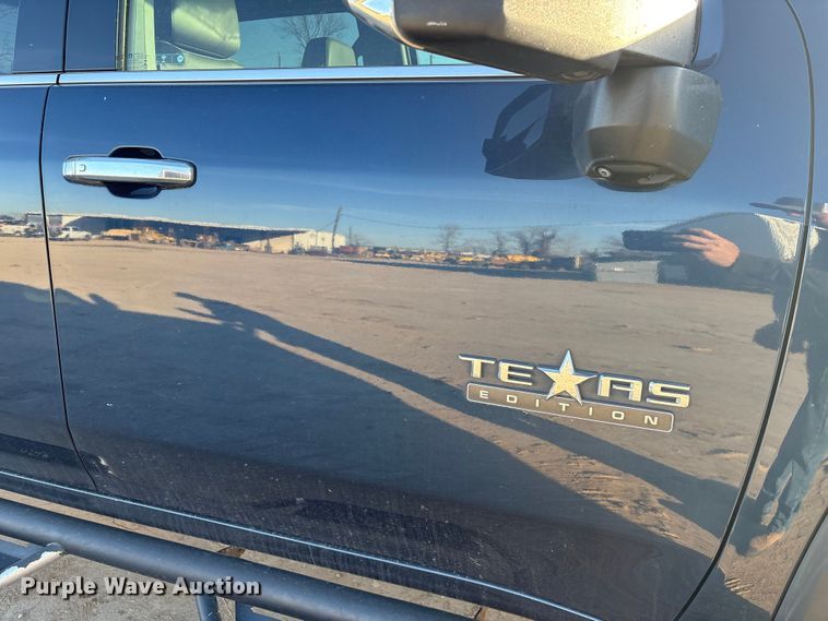 image for item EU7329 2022 Chevrolet Silverado 3500HD Crew Cab pickup truck