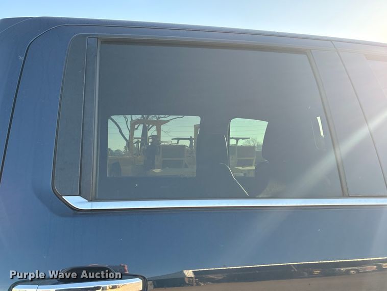 image for item EU7329 2022 Chevrolet Silverado 3500HD Crew Cab pickup truck