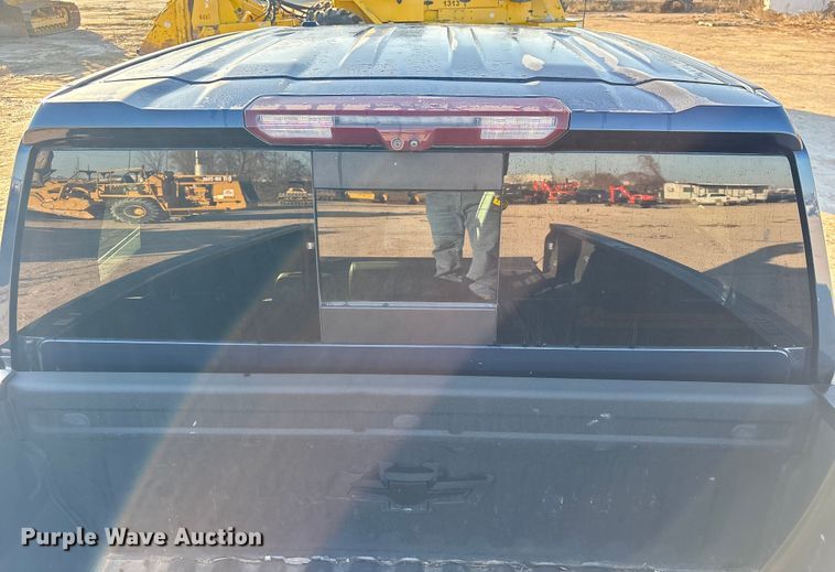 image for item EU7329 2022 Chevrolet Silverado 3500HD Crew Cab pickup truck