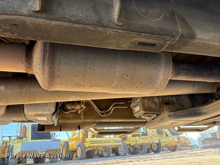 image for item EU7329 2022 Chevrolet Silverado 3500HD Crew Cab pickup truck