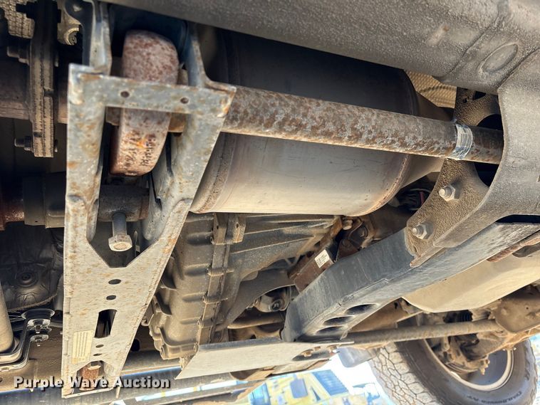 image for item EU7329 2022 Chevrolet Silverado 3500HD Crew Cab pickup truck