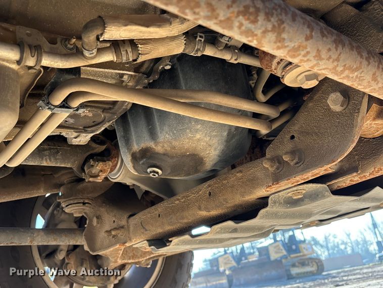 image for item EU7329 2022 Chevrolet Silverado 3500HD Crew Cab pickup truck