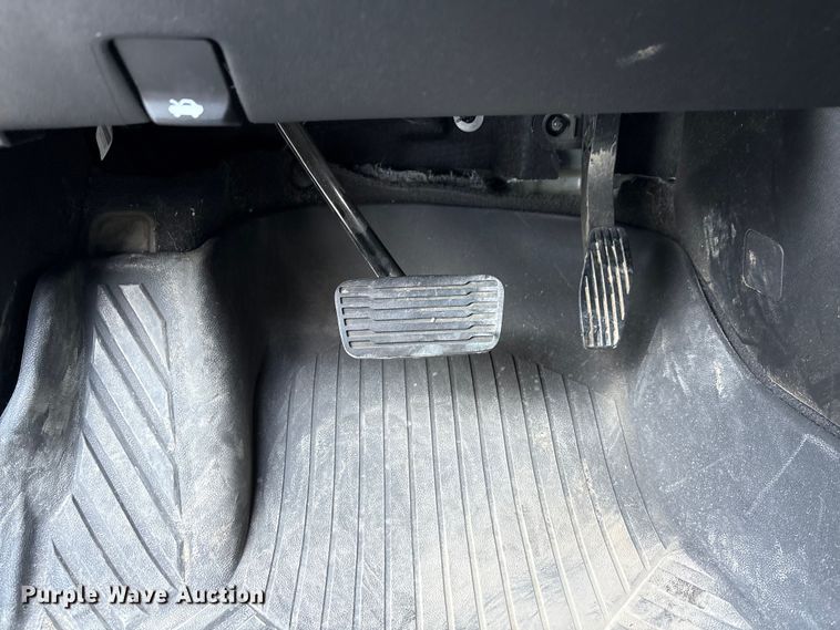 image for item EU7329 2022 Chevrolet Silverado 3500HD Crew Cab pickup truck