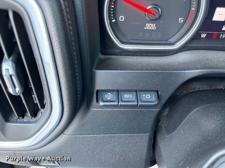 image for item EU7329 2022 Chevrolet Silverado 3500HD Crew Cab pickup truck