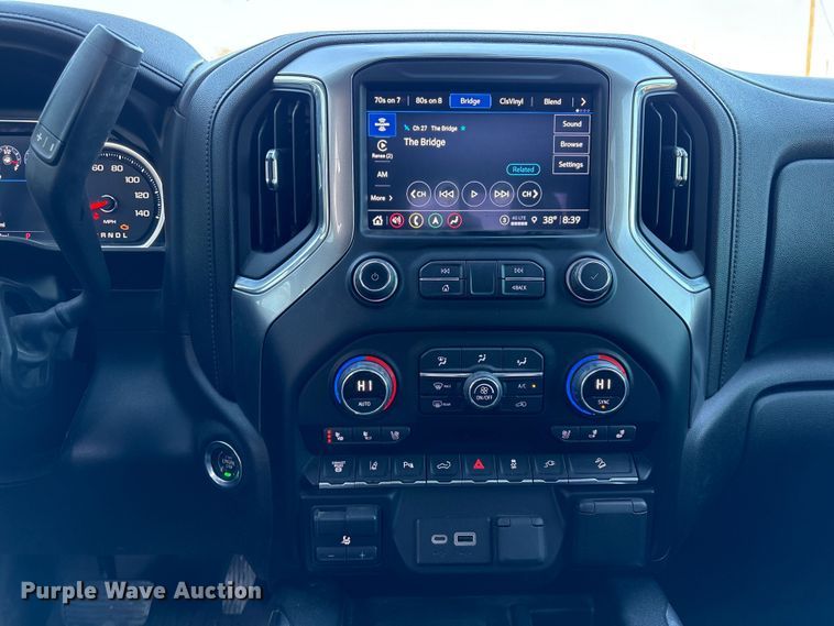 image for item EU7329 2022 Chevrolet Silverado 3500HD Crew Cab pickup truck