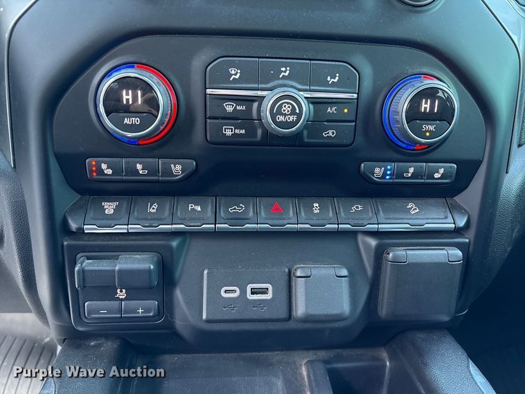 image for item EU7329 2022 Chevrolet Silverado 3500HD Crew Cab pickup truck