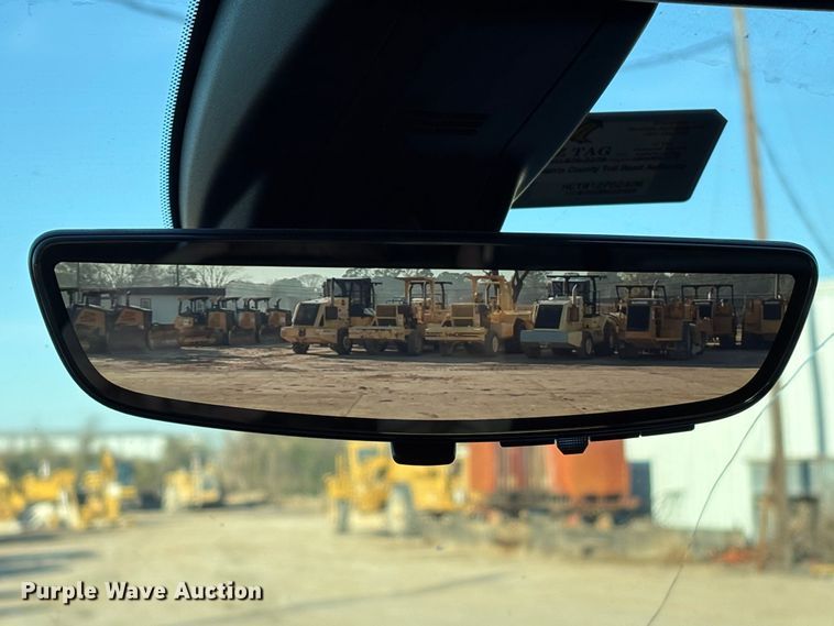 image for item EU7329 2022 Chevrolet Silverado 3500HD Crew Cab pickup truck