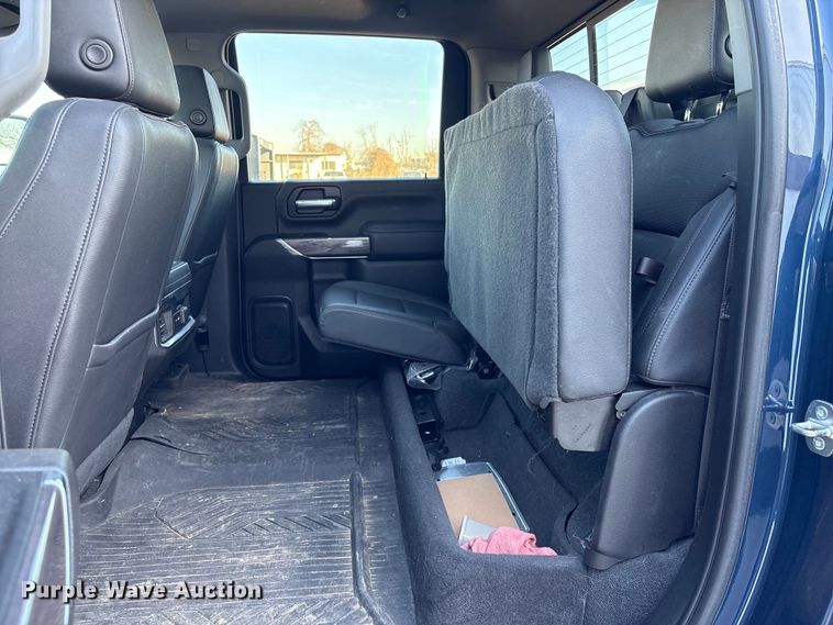 image for item EU7329 2022 Chevrolet Silverado 3500HD Crew Cab pickup truck