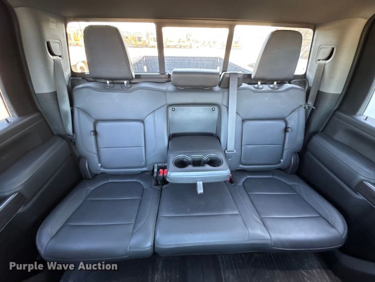 image for item EU7329 2022 Chevrolet Silverado 3500HD Crew Cab pickup truck