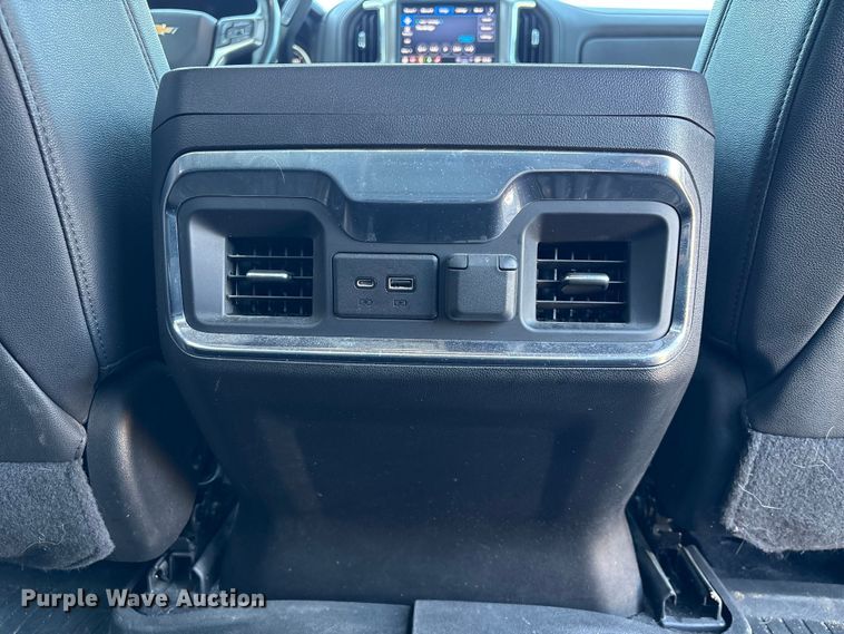 image for item EU7329 2022 Chevrolet Silverado 3500HD Crew Cab pickup truck