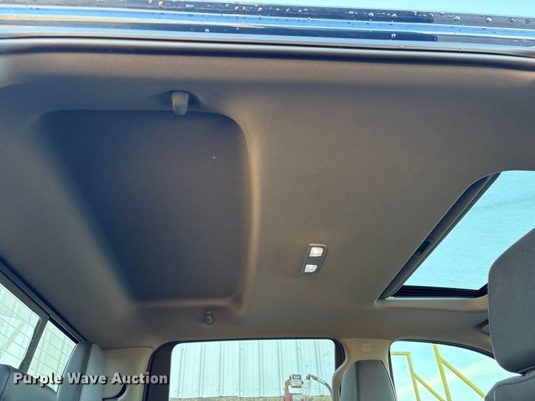 image for item EU7329 2022 Chevrolet Silverado 3500HD Crew Cab pickup truck