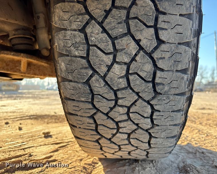 image for item EU7329 2022 Chevrolet Silverado 3500HD Crew Cab pickup truck