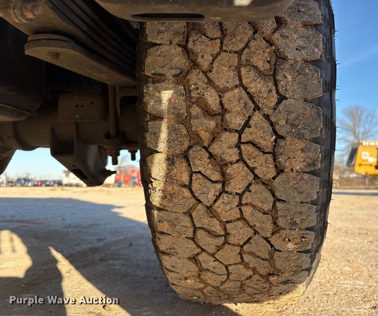 image for item EU7329 2022 Chevrolet Silverado 3500HD Crew Cab pickup truck