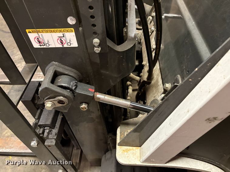 image for item EU8577 2017 UniCarriers CFS40 forklift