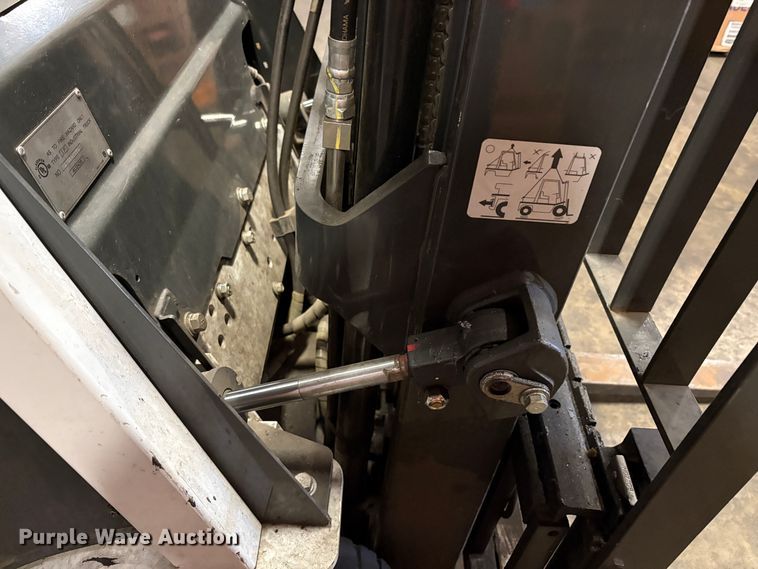 image for item EU8577 2017 UniCarriers CFS40 forklift