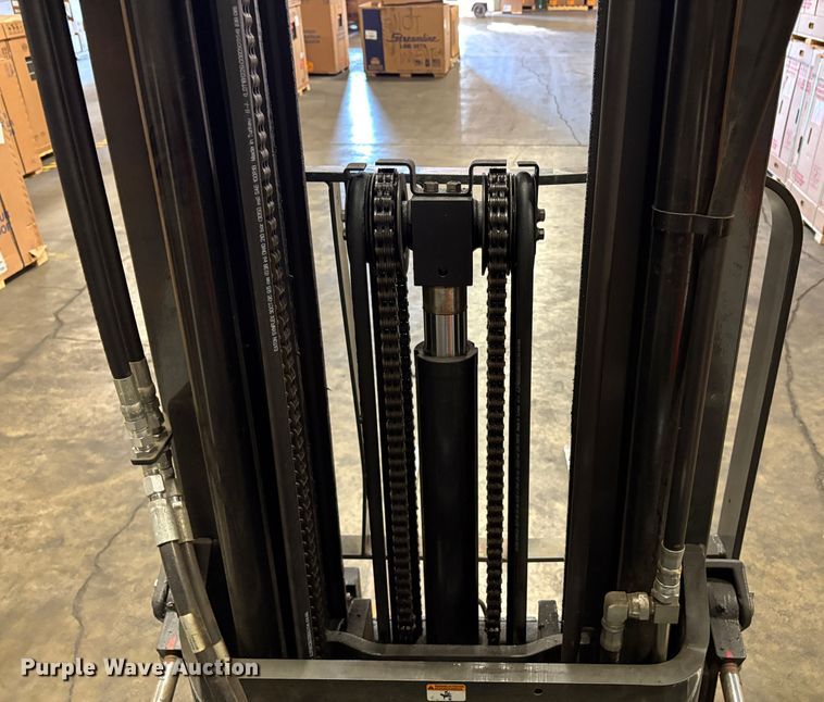 image for item EU8577 2017 UniCarriers CFS40 forklift