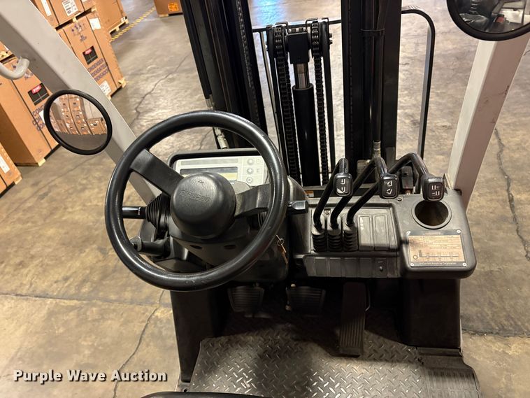 image for item EU8577 2017 UniCarriers CFS40 forklift