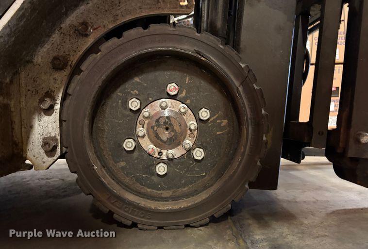 image for item EU8577 2017 UniCarriers CFS40 forklift