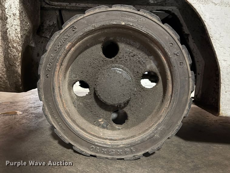 image for item EU8577 2017 UniCarriers CFS40 forklift