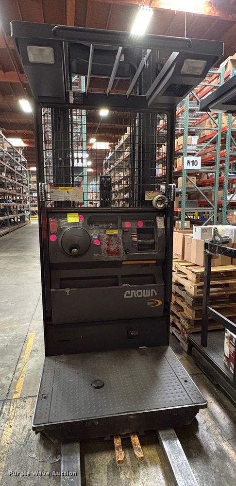 image for item EU8578 2016 Crown SP3520-30 order picker