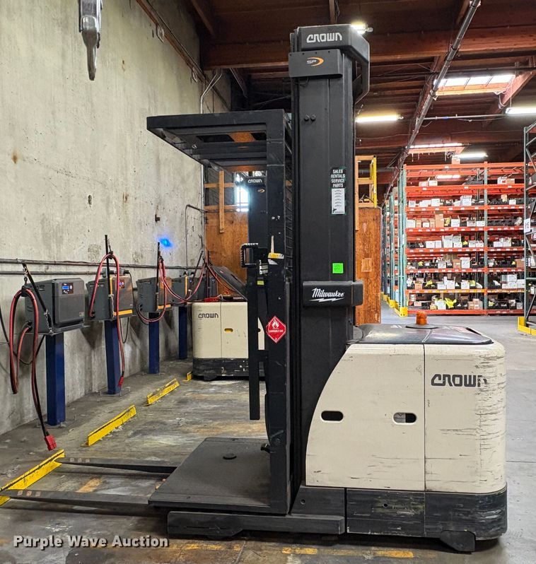 image for item EU8578 2016 Crown SP3520-30 order picker