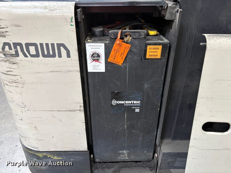 image for item EU8578 2016 Crown SP3520-30 order picker