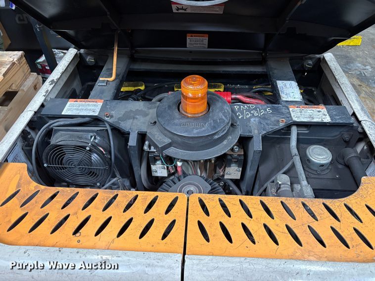 image for item EU8578 2016 Crown SP3520-30 order picker