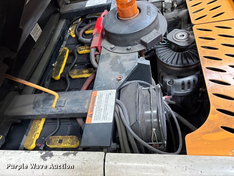 image for item EU8578 2016 Crown SP3520-30 order picker