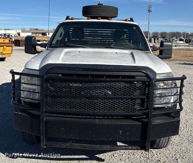 image for item EV2649 2012 Ford F450 Super Duty XL flatbed truck