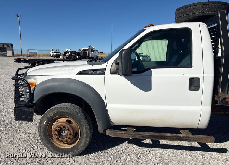 image for item EV2649 2012 Ford F450 Super Duty XL flatbed truck