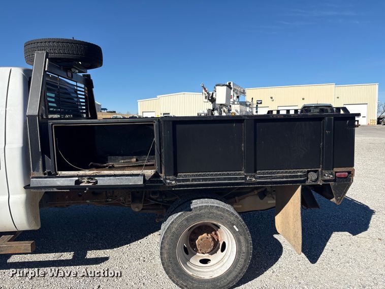 image for item EV2649 2012 Ford F450 Super Duty XL flatbed truck