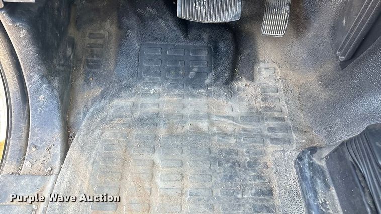 image for item EV2649 2012 Ford F450 Super Duty XL flatbed truck