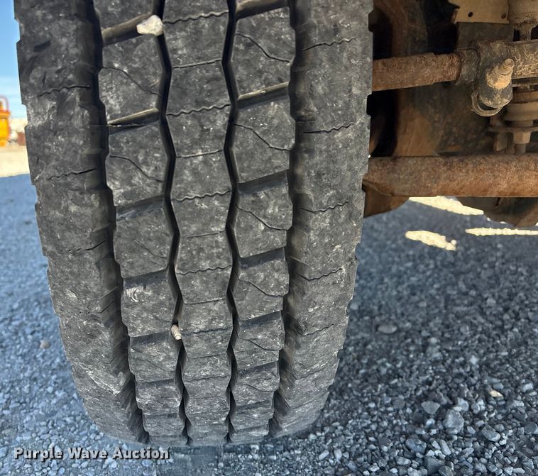 image for item EV2649 2012 Ford F450 Super Duty XL flatbed truck