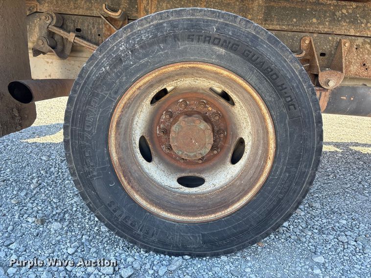 image for item EV2649 2012 Ford F450 Super Duty XL flatbed truck